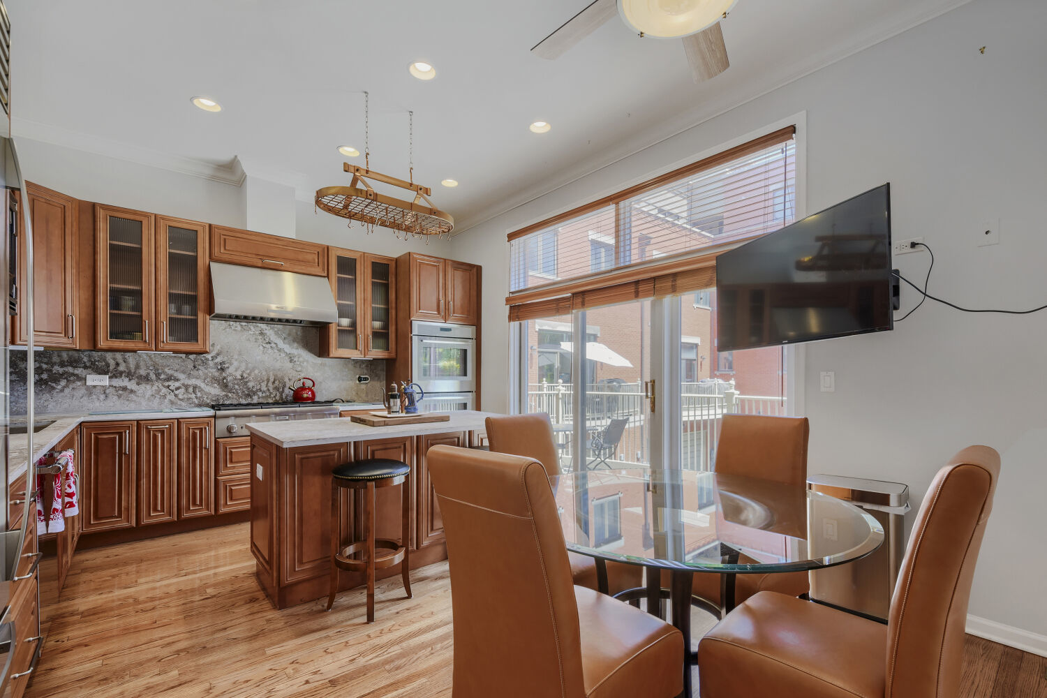 481 North Clinton Street Chicago, IL 60654 - Photo 8 of 34