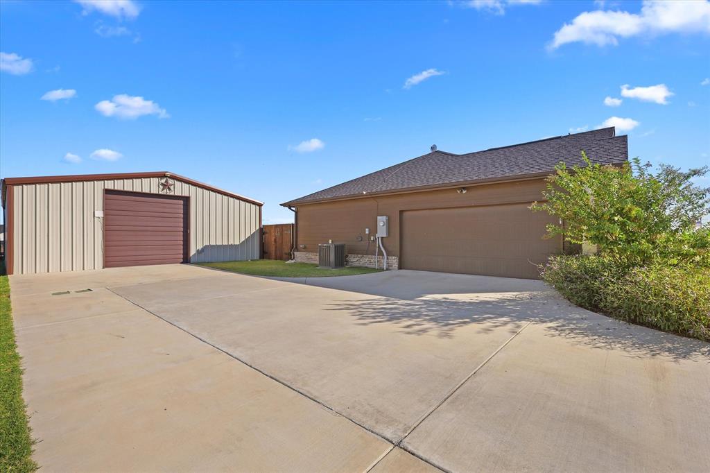 2375 County Road 4010 Decatur, TX 76234 - Photo 17 of 34 View of detached garage