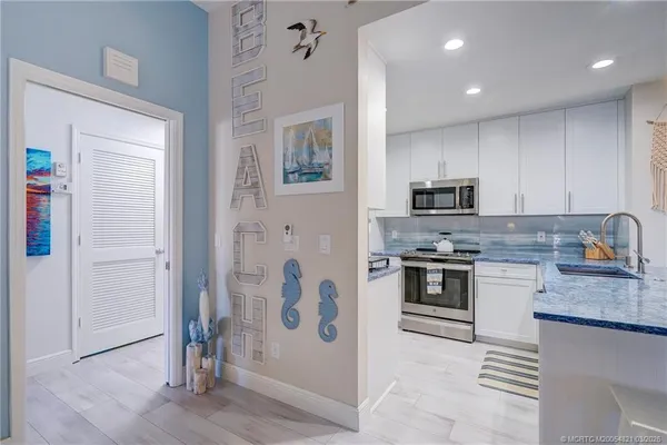 $3,000 | 391 Northeast Plantation Road, Unit 228, Jensen Beach, FL 34957