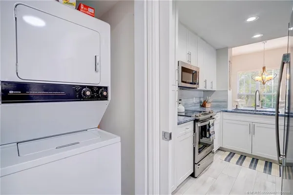 $3,000 | 391 Northeast Plantation Road, Unit 228, Jensen Beach, FL 34957