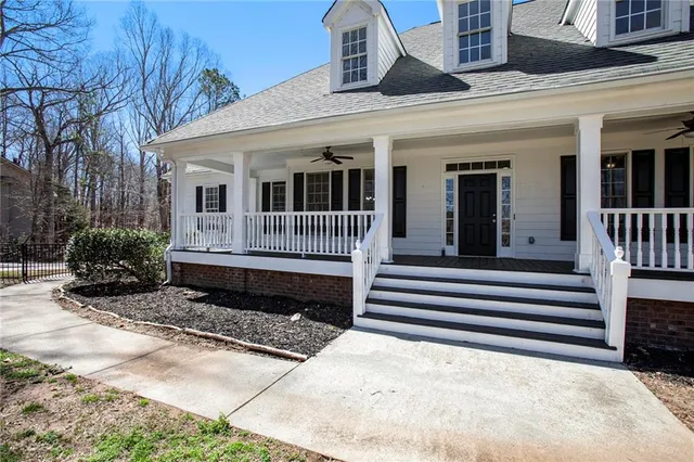 a house view with a outdoor space
