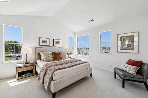 $800,000 | 807 Commodore Drive, Richmond, CA 94804