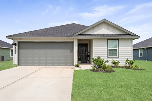 $270,000 | 5675 Canvasback Drive, Orange, TX 77632