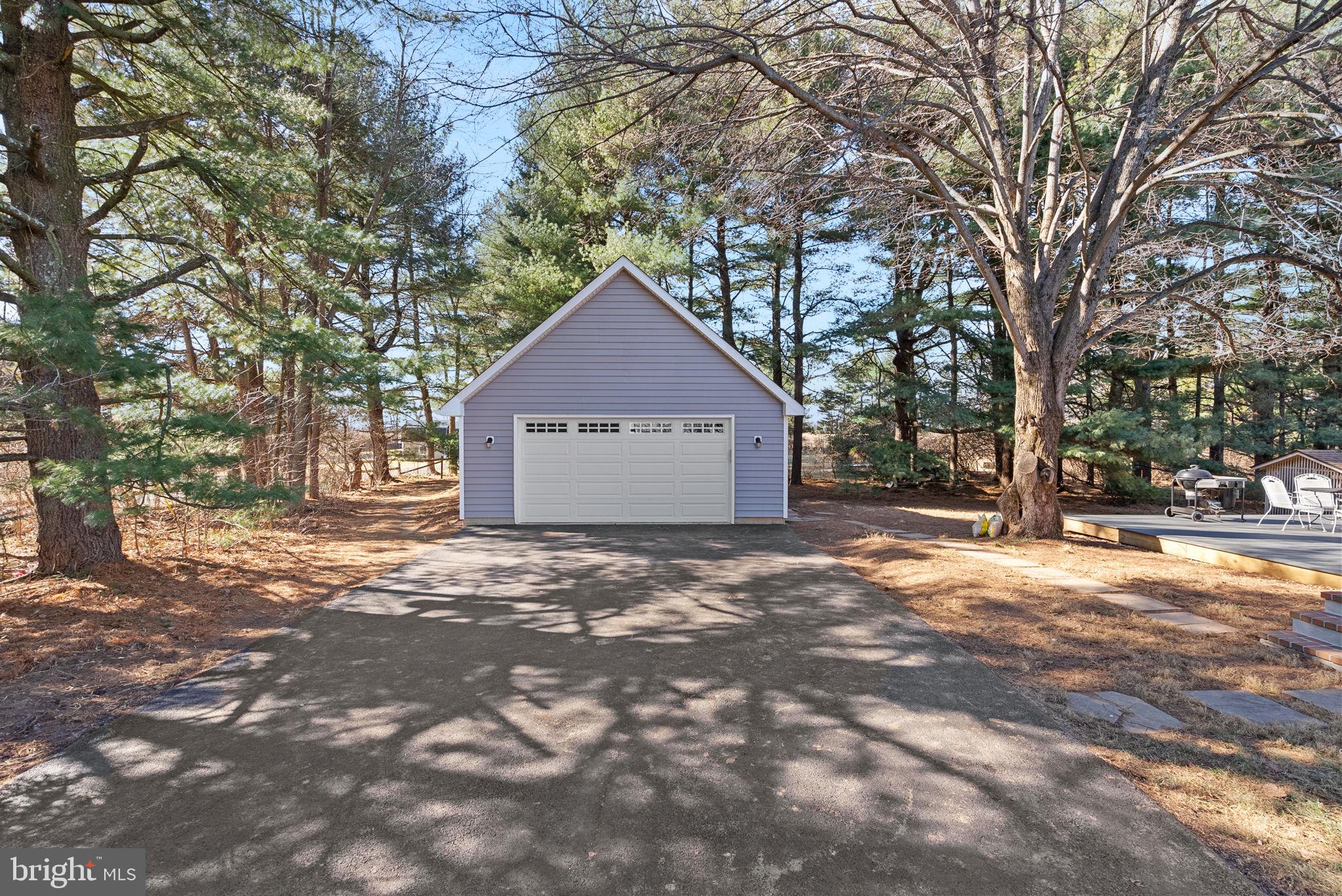21030 Peach Tree Road Dickerson, MD 20842 - Photo 41 of 64 Oversize two car garage