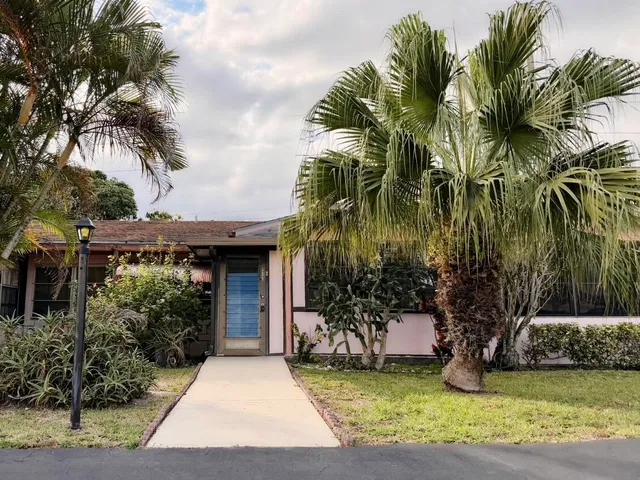 $2,025 | 14349 Campanelli Drive, Delray Beach, FL 33484