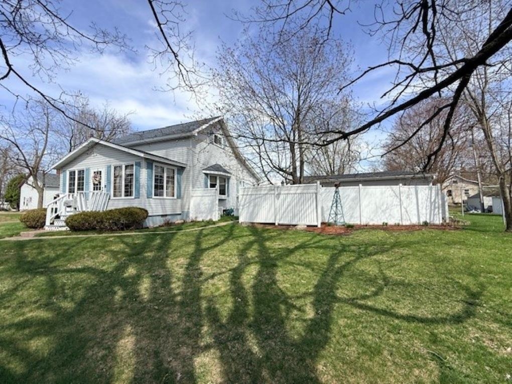 311 Pier Street Merrill, WI 54452 - Photo 2 of 34