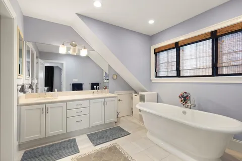 $6,400 | 16 Zamora Street, Unit FRONT, Boston, MA 02130