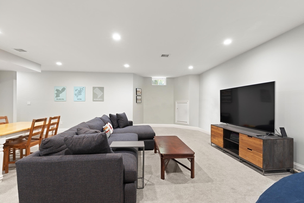 16 Zamora Street, Unit FRONT Boston, MA 02130 - Photo 17 of 20