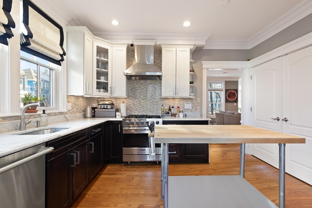 16 Zamora Street, Unit FRONT Boston, MA 02130 - Photo 9 of 20