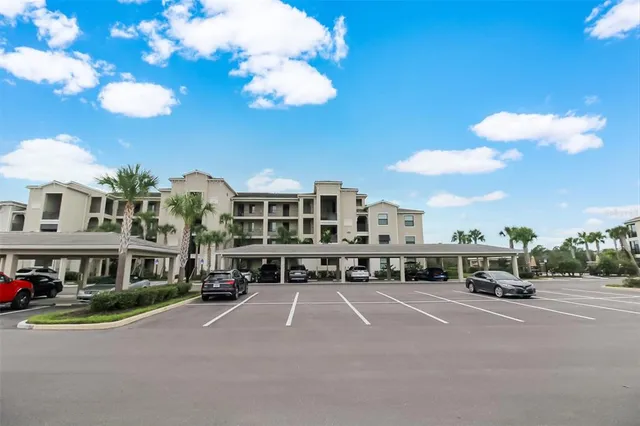 $4,100 | 17810 Gawthrop Drive, Unit 207, Bradenton, FL 34211