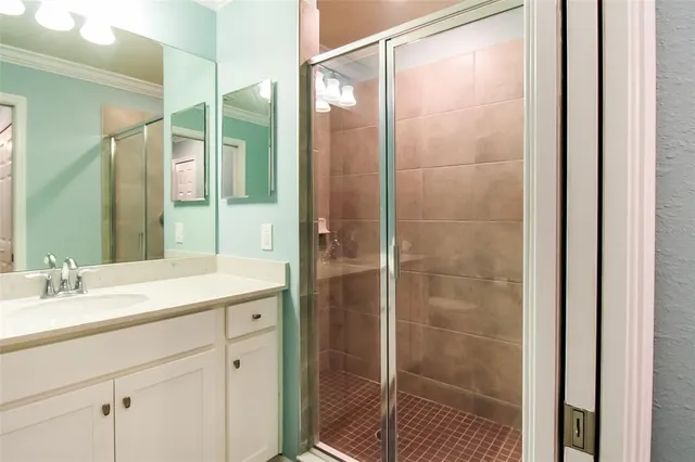 $4,100 | 17810 Gawthrop Drive, Unit 207, Bradenton, FL 34211