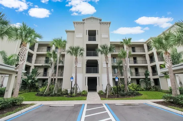 $4,100 | 17810 Gawthrop Drive, Unit 207, Bradenton, FL 34211