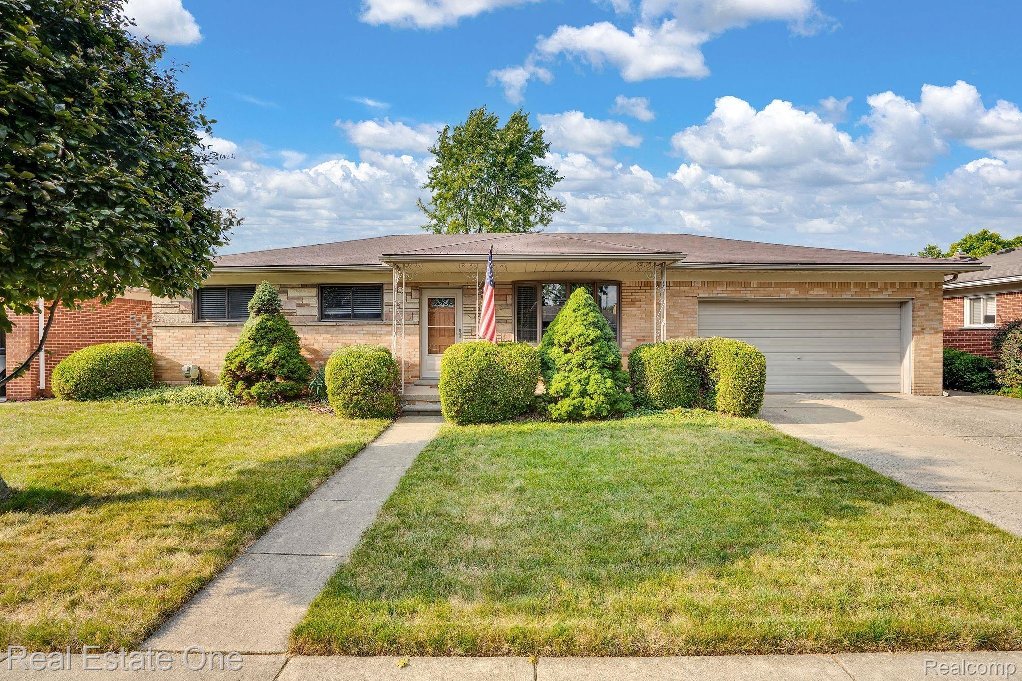 8575 Dale Center Line, MI 48015 - Photo 1 of 23 WELCOME TO YOUR NEW HOME!!