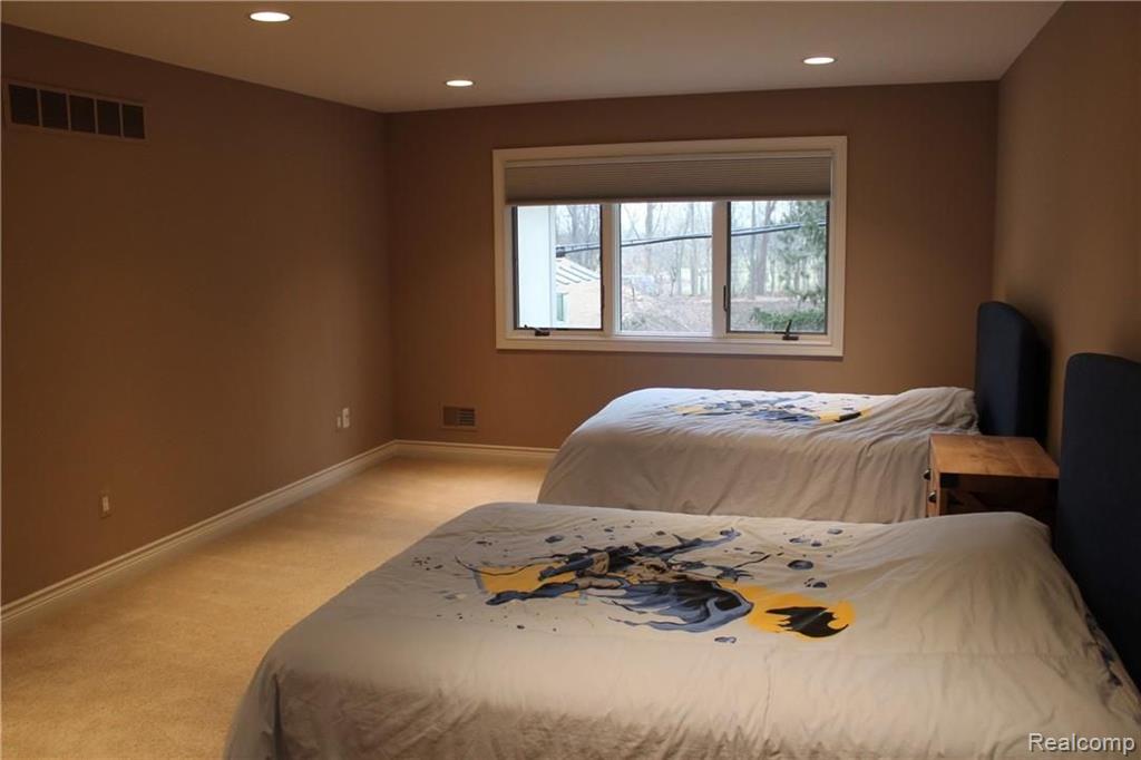 17515 Millar Road Clinton Township, MI 48036 - Photo 41 of 49