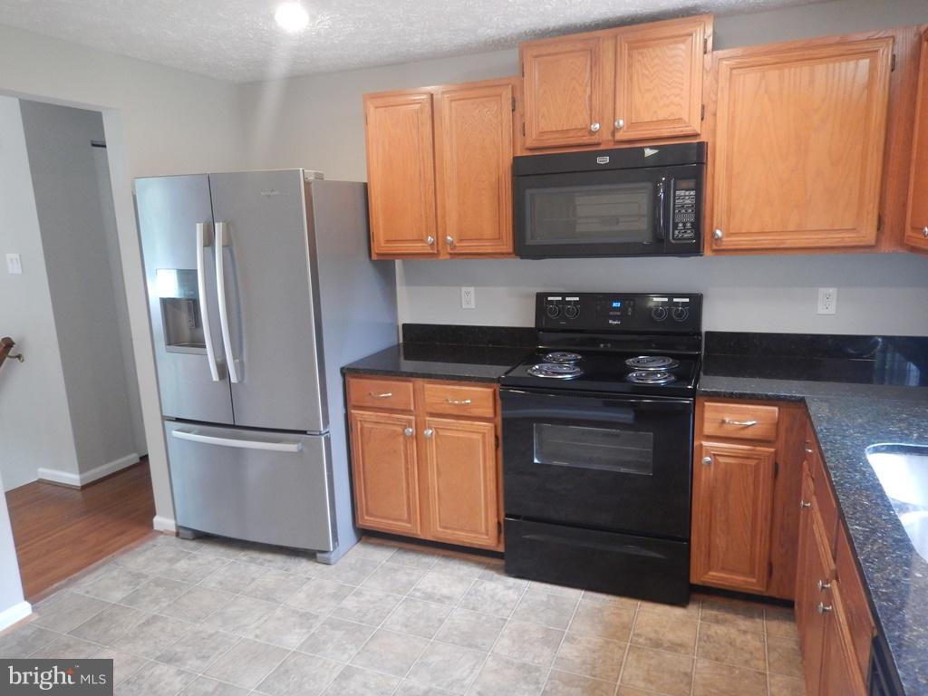5700 Tender Court Springfield, VA 22151 - Photo 6 of 26 Kitchen