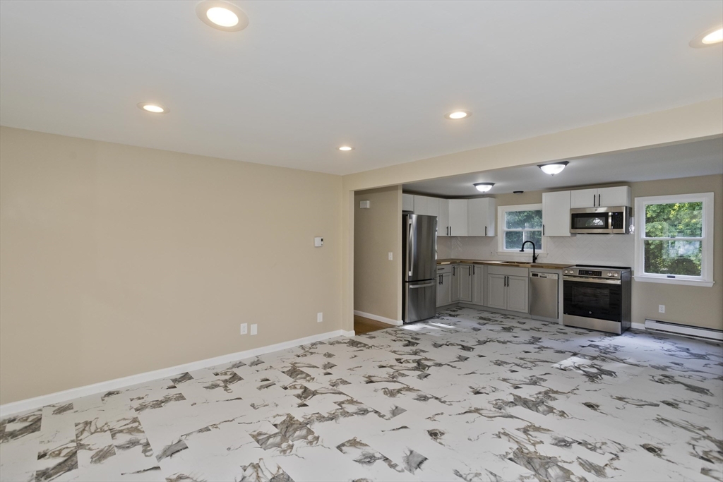 276 Spikenard Circle Springfield, MA 01129 - Photo 12 of 39
