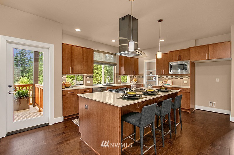 5100 Northeast 11th Place Renton, WA 98059 - Photo 9 of 25