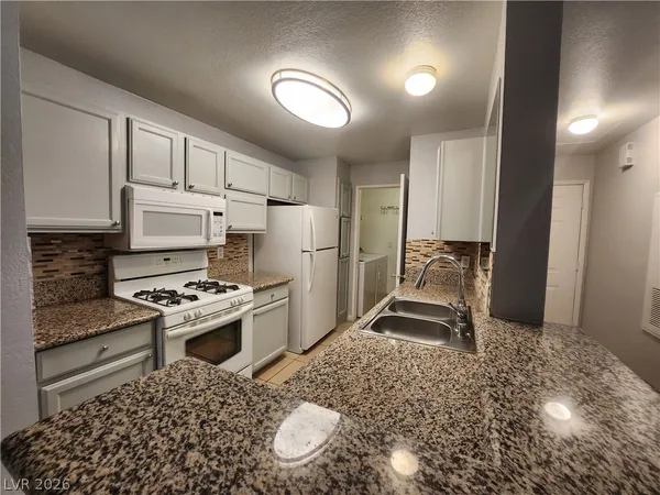 $1,450 | 2200 South Fort Apache Road, Unit 2164, Las Vegas, NV 89117