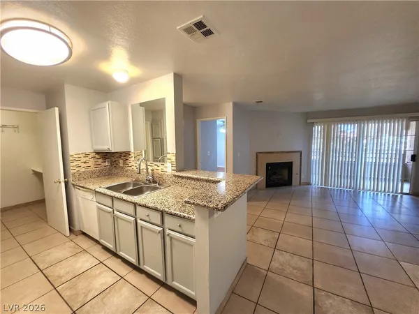 $1,450 | 2200 South Fort Apache Road, Unit 2164, Las Vegas, NV 89117