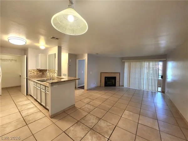 $1,450 | 2200 South Fort Apache Road, Unit 2164, Las Vegas, NV 89117