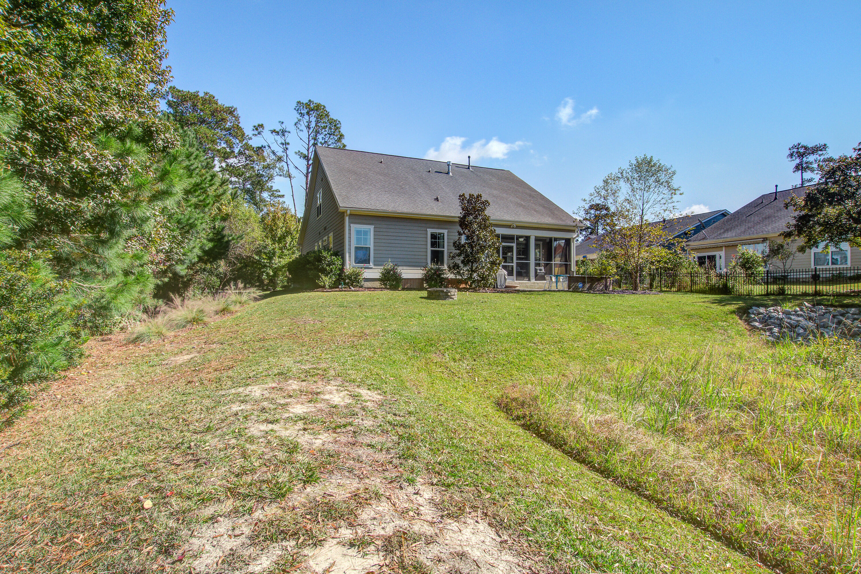 303 Kilarney Road Summerville, SC 29483 - Photo 41 of 54 303 (47)