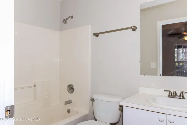 $2,100 | 1545 20th Court Southwest, Vero Beach, FL 32962