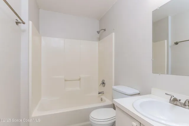 $2,100 | 1545 20th Court Southwest, Vero Beach, FL 32962