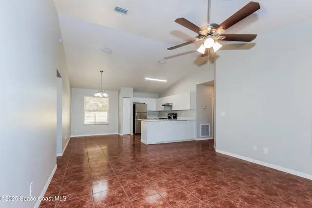 $2,100 | 1545 20th Court Southwest, Vero Beach, FL 32962