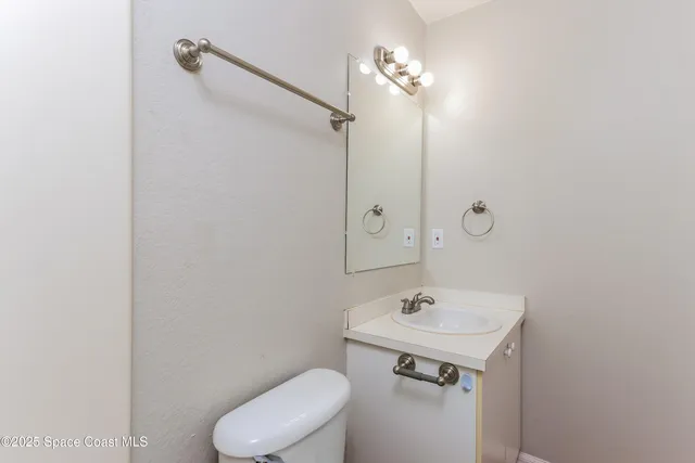 $2,100 | 1545 20th Court Southwest, Vero Beach, FL 32962