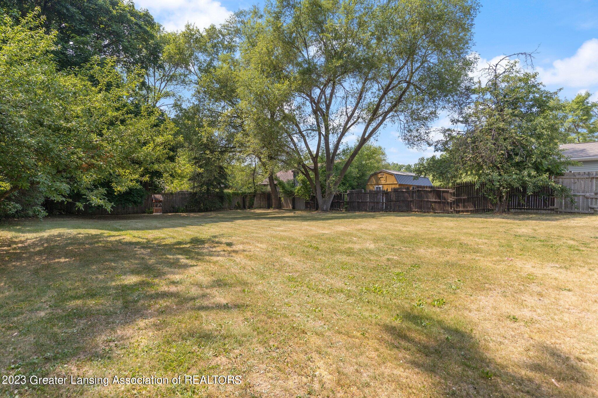 2641 Gilbert Road Lansing, MI 48911 - Photo 9 of 31 2641 Gilbert - Deep Backyard