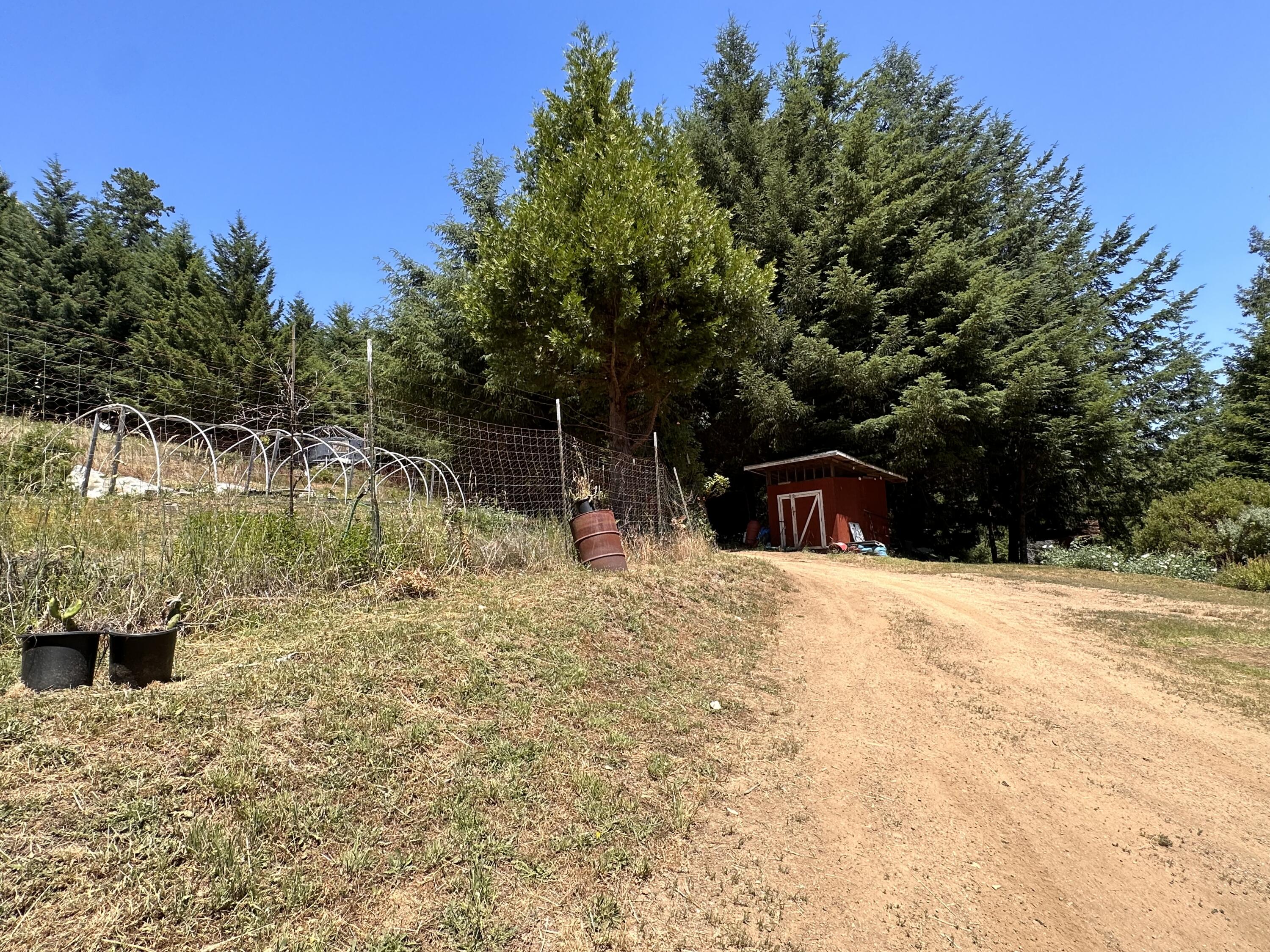 950 Powell Crk Road Garberville, CA 95542 - Photo 15 of 78
