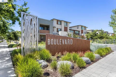 $949,000 | 5810 Midnight Place, Unit D, Dublin, CA 94568