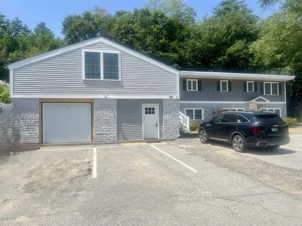 $1,850 | 332 Daniel Webster Highway, Unit 3, Merrimack, NH 03054