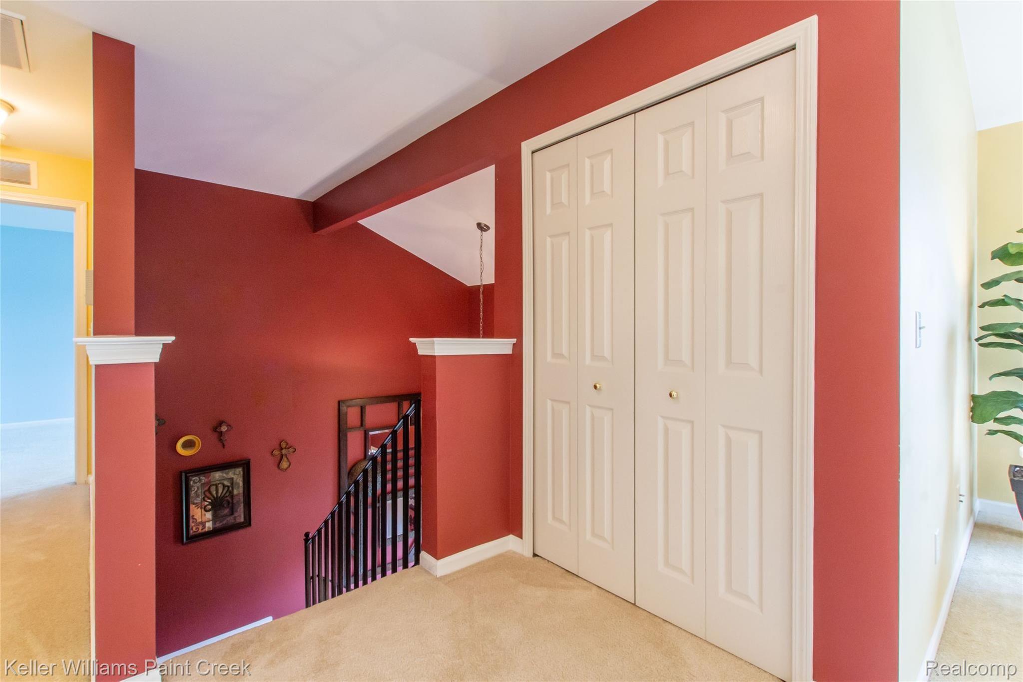 1934 Flagstone Circle Rochester, MI 48307 - Photo 7 of 36 02 entry 4.jpg
