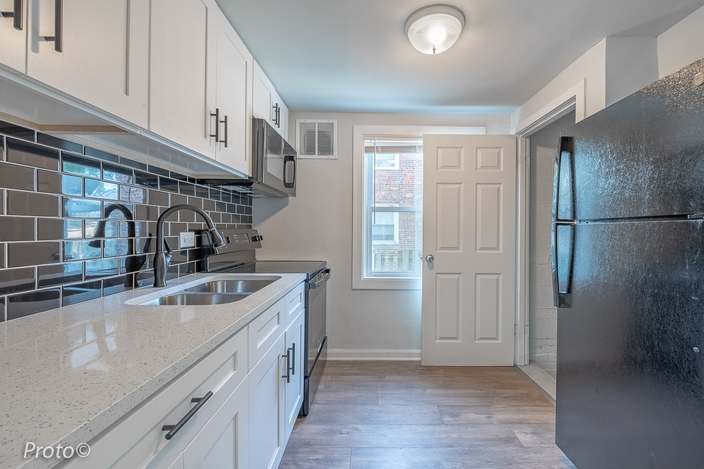 9145 South Prairie Avenue Chicago, IL 60619 - Photo 8 of 22