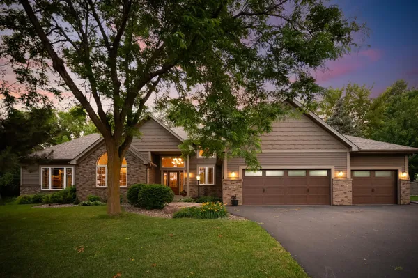 $599,900 | 19625 Ireland Way, Lakeville, MN 55044
