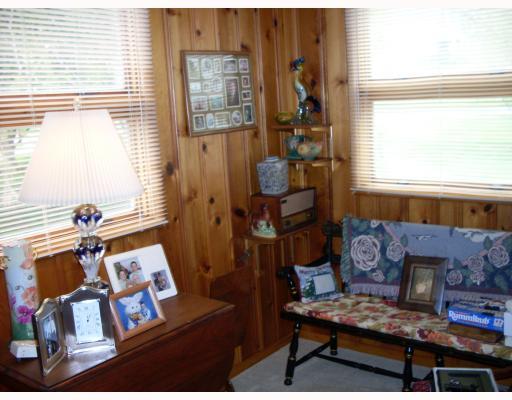 555 Franklin Farms Road Washington, PA 15301 - Photo 3 of 13 Den/Family/Great Room. Wonderful 1st floor sunken den/office.