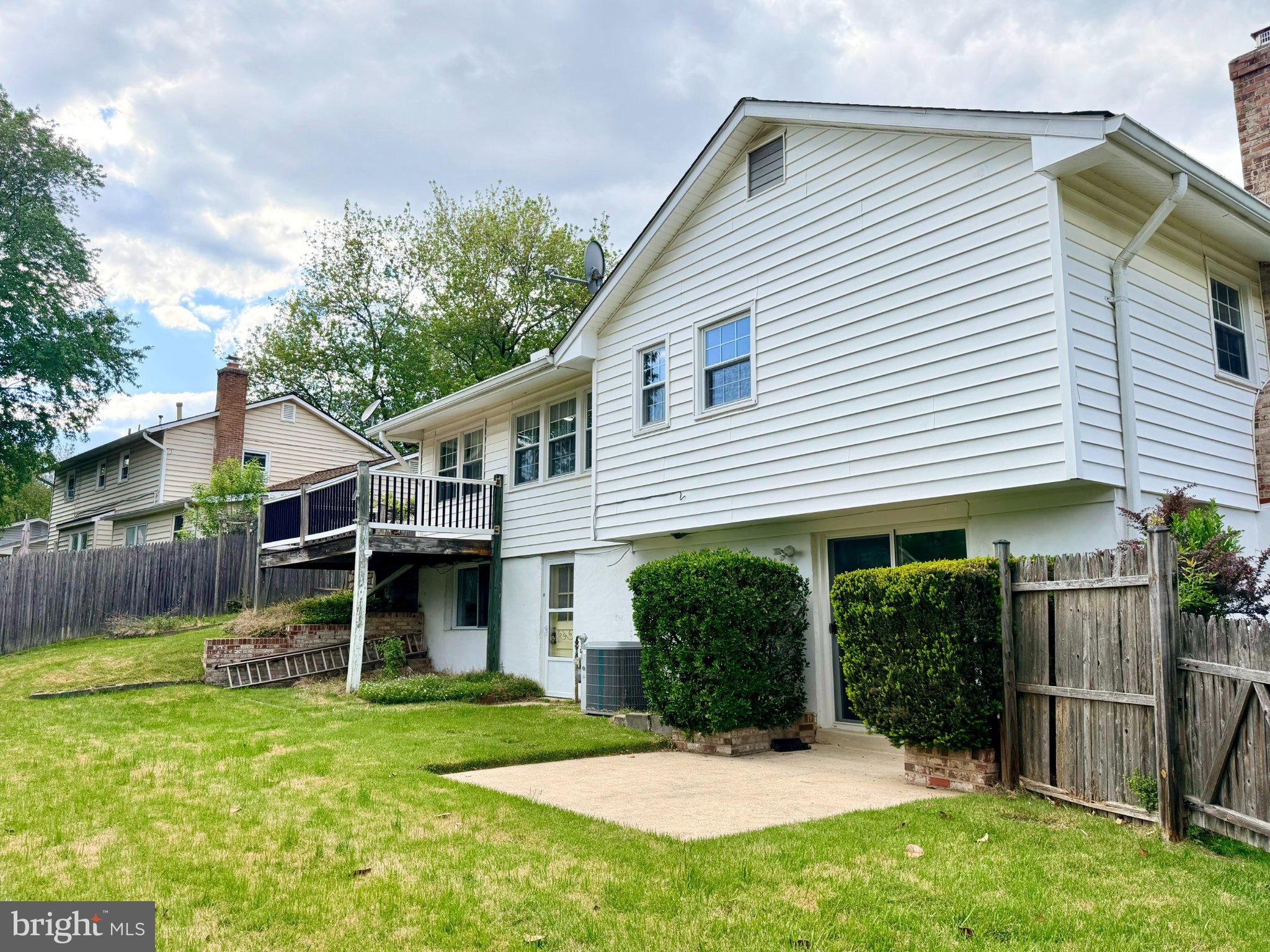 1009 Broadmore Circle Silver Spring, MD 20904 - Photo 3 of 46 Charming home with lush green yard.