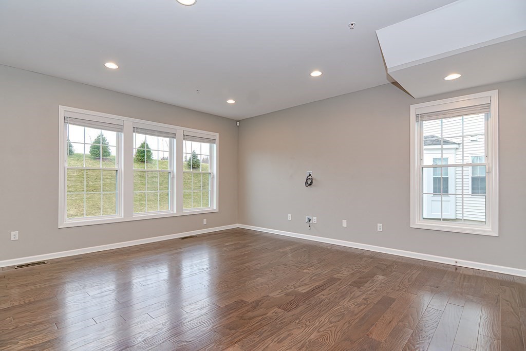 22 Locust Lane, Unit 22 Hopkinton, MA 01748 - Photo 20 of 33