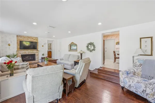 $700,000 | 11 E Crescent, Redlands, CA 92373
