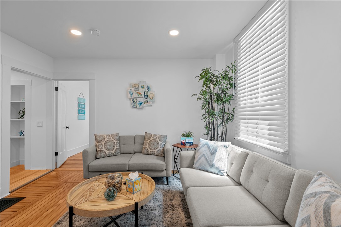 13 Sherman Street Newport, RI 02840 - Photo 8 of 50 Unit 1