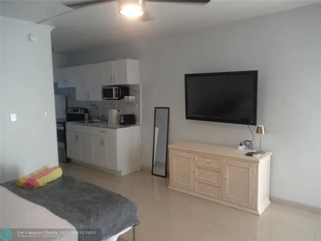 $2,250 | 1001 South Riverside Drive, Unit 105, Pompano Beach, FL 33062