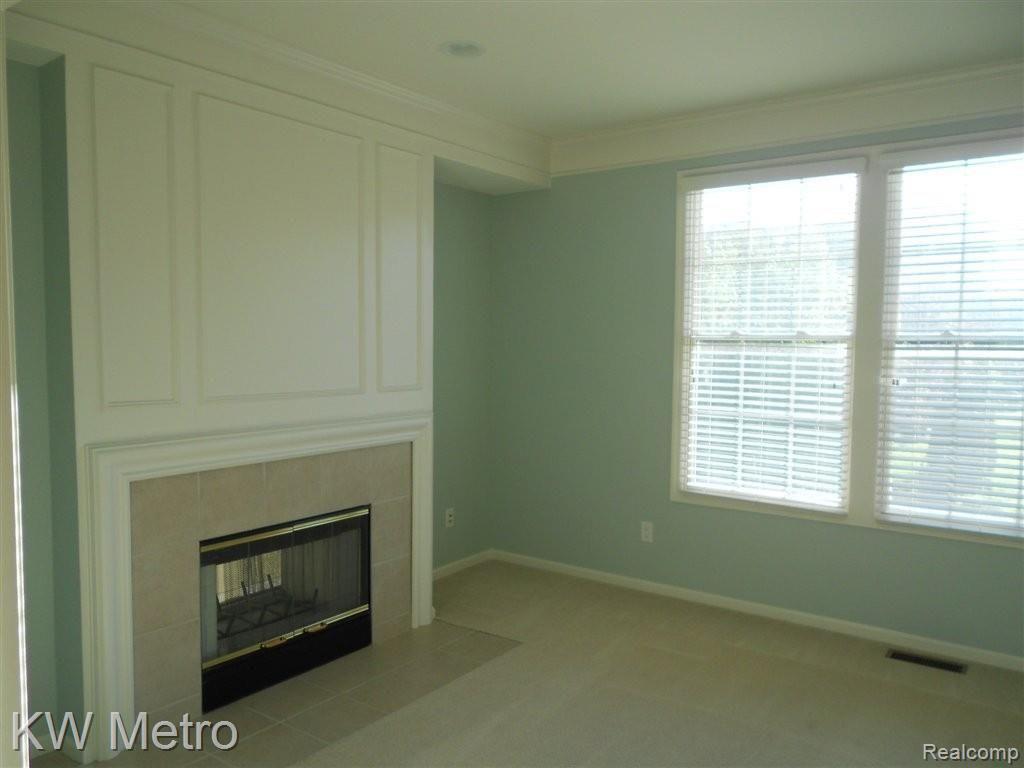 1675 Blushing Drive Rochester, MI 48307 - Photo 12 of 15 Library.jpg