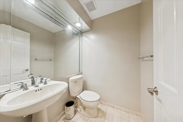 $625,000 | 1136 Barneswood Drive, Downers Grove, IL 60515