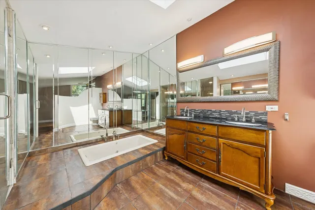 $625,000 | 1136 Barneswood Drive, Downers Grove, IL 60515