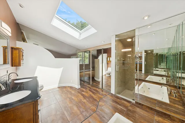 $625,000 | 1136 Barneswood Drive, Downers Grove, IL 60515