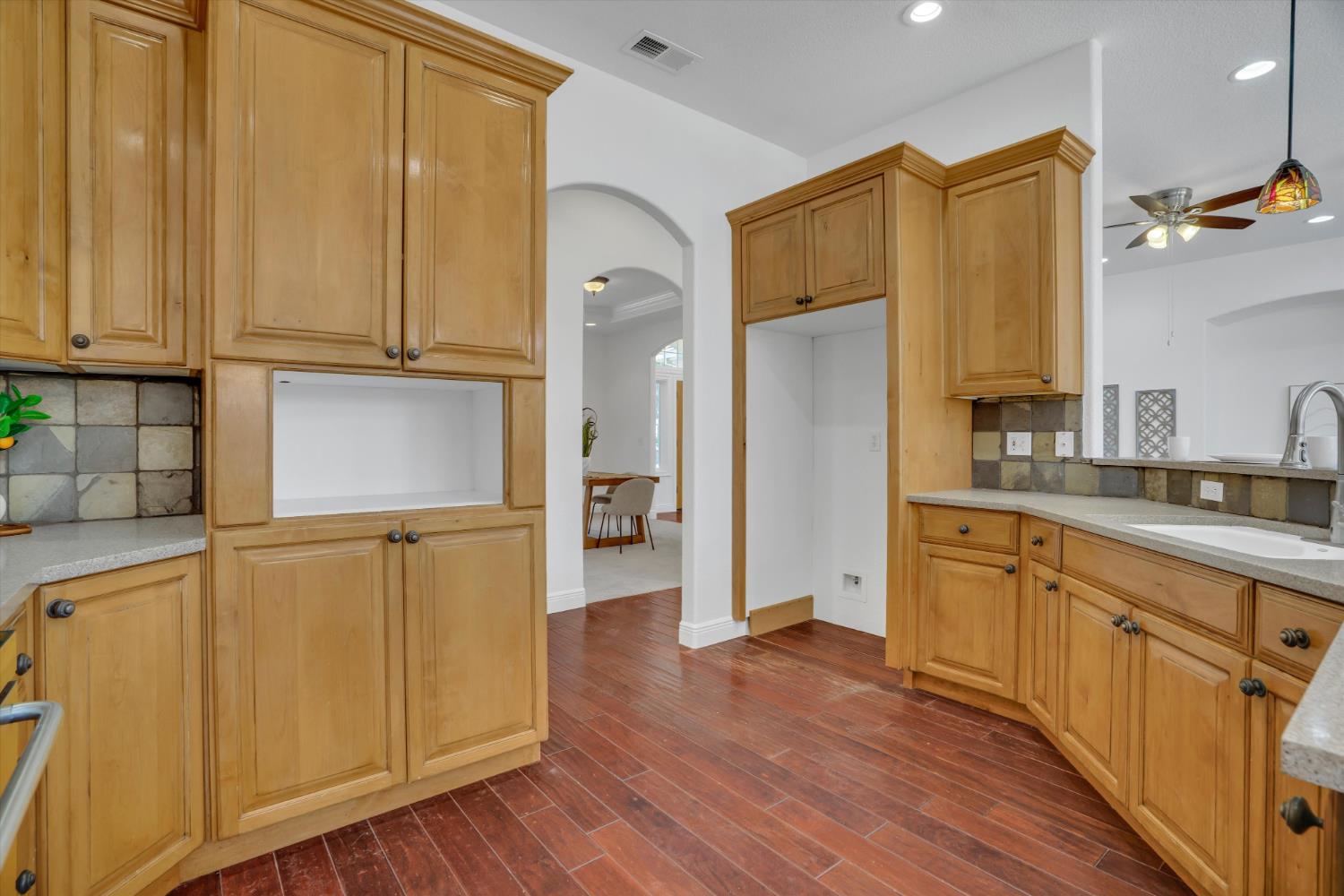565 Springcreek Place Manteca, CA 95337 - Photo 13 of 35