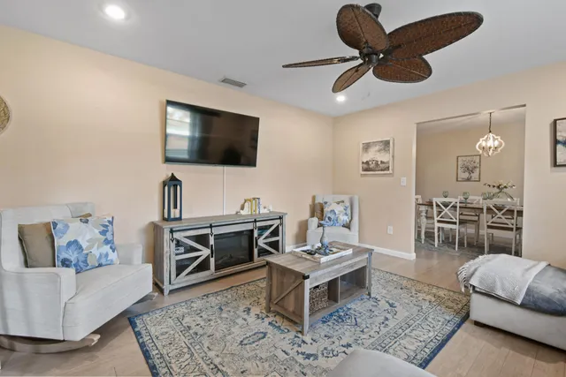 $5,950 | 15739 75th Way North, Palm Beach Gardens, FL 33418