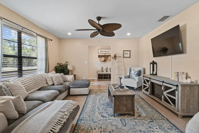 $5,950 | 15739 75th Way North, Palm Beach Gardens, FL 33418