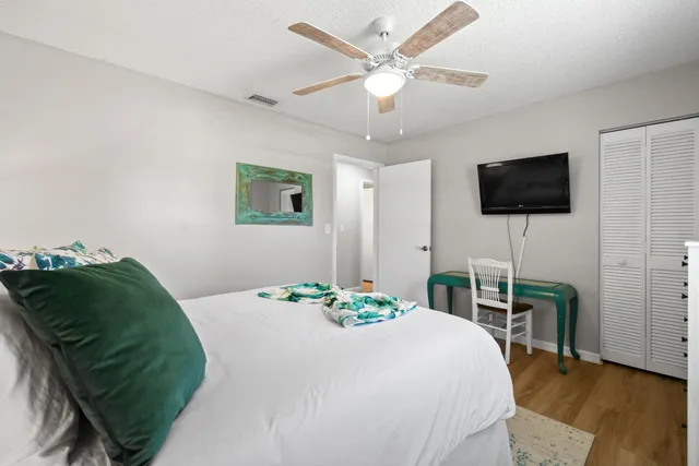 $5,950 | 15739 75th Way North, Palm Beach Gardens, FL 33418